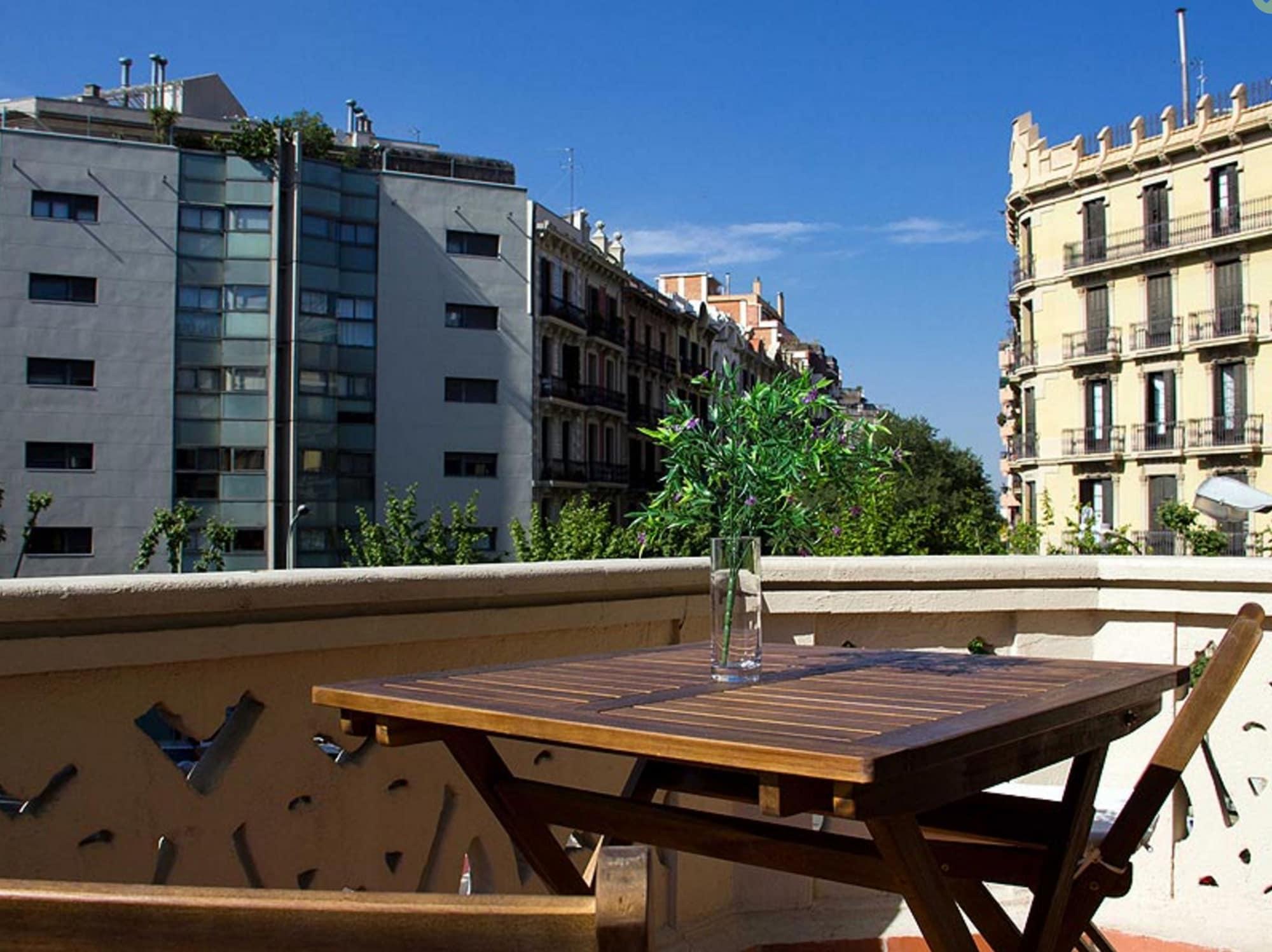 Hostalin Barcelona Diputacion Ngoại thất bức ảnh