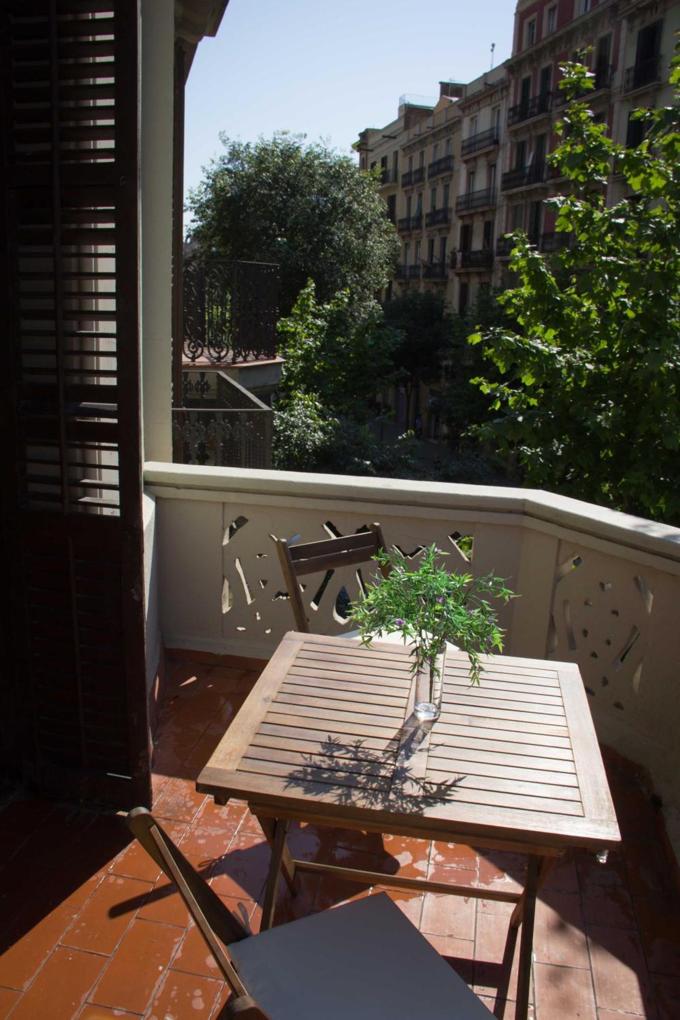 Hostalin Barcelona Diputacion Ngoại thất bức ảnh